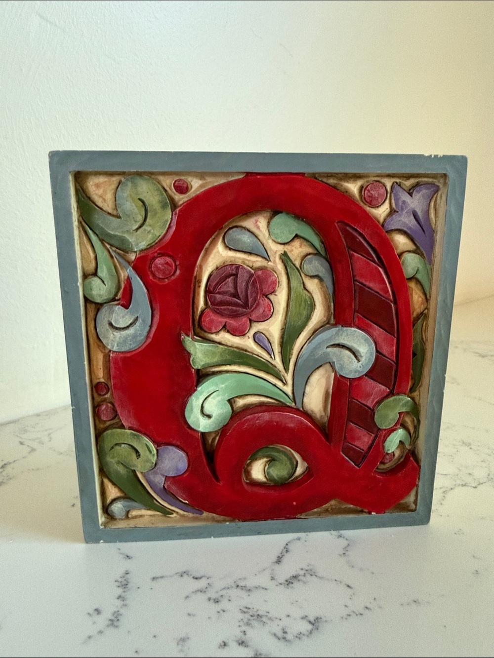 Jim Shore Heartwood Creek Monogram Letter "Q" Figurine / Wall Plaque